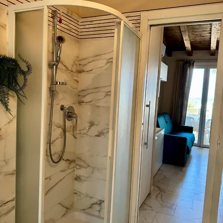 Perla Viareggina - Sul Mare Con Terrazzo * וירג'יו