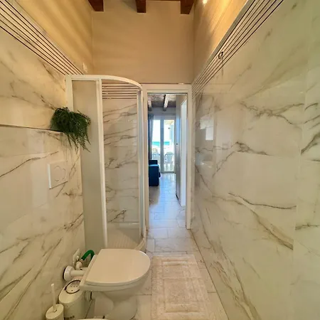 Perla Viareggina - Sul Mare Con Terrazzo 维亚雷焦