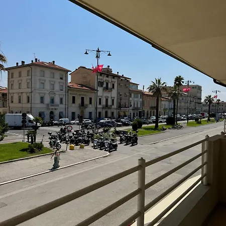 Perla Viareggina - Sul Mare Con Terrazzo *